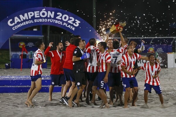 Paraguay se consagró campeón invicto del Sudamericano Sub 20 de Fútbol de Playa - trece
