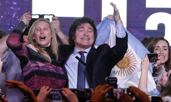 Milei da la sorpresa y es el más votado en las PASO de Argentina