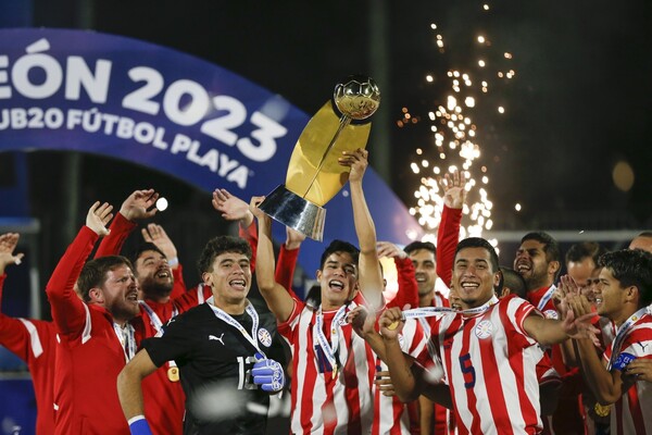 Los Pynandi campeones invictos del Sudamericano Sub 20 de Fútbol de Playa - Unicanal