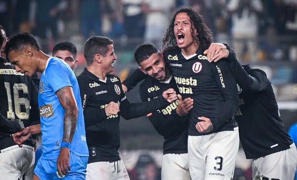 Versus / Williams Riveros le da la victoria a Universitario, que mantiene la punta en Perú