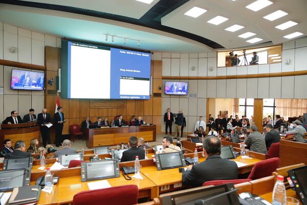 Diario HOY | Aceptan veto al proyecto que transparenta costos del combustible