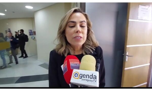 (VIDEO)Senadora rechaza acusaciones de “tráfico de influencias” con su ména