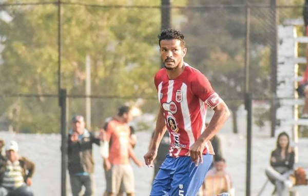Ovetense FC se desprende de seis jugadores, entre ellos Salustiano ‘Chano’ Candia.