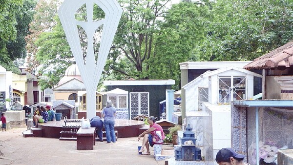 Por cementerio lleno, intendente de Ciudad del Este pide hasta perdonar infidelidades