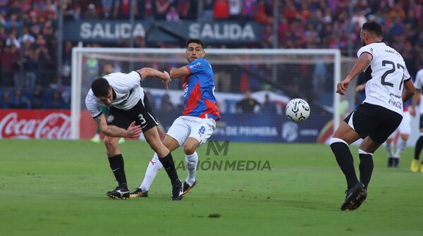 Versus / Los memes del incidentado empate en el superclásico