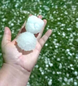 Diario HOY | Declaran emergencia en Naranjal tras caída de granizos