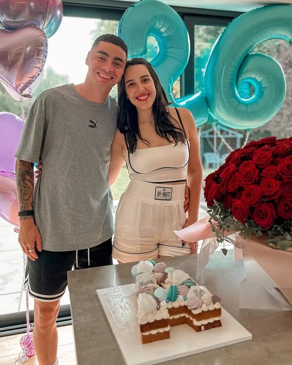 Miguel Almirón llenó de mimos a su esposa cumpleañera - Gente - ABC Color