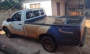 Incautan vehículo cargado con 52 bidones llenos de fungicida