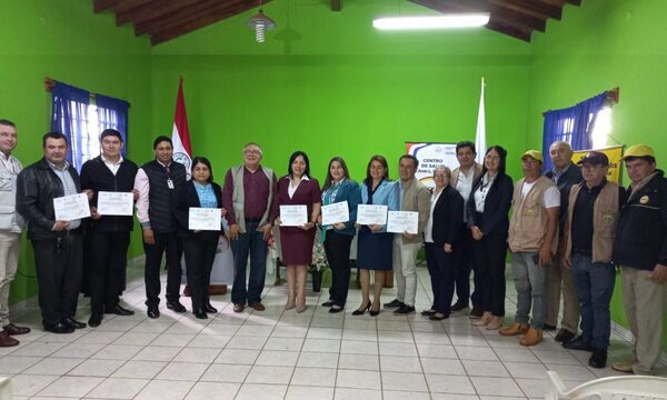 Otorgan reconocimiento a escuelas por lucha contra el dengue, zica y chikungunya