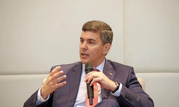 Santiago Peña suma nuevos integrantes a su gabinete - Unicanal