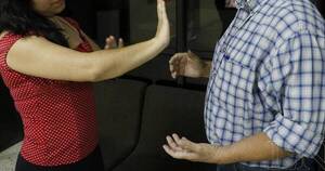 La Nación / Fiscal pide prisión de una joven que habría apuñalado a su novio