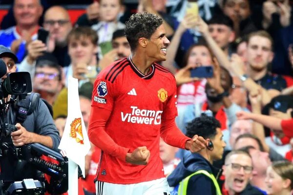 Varane castiga a unos Wolves superiores - Fútbol Internacional - ABC Color