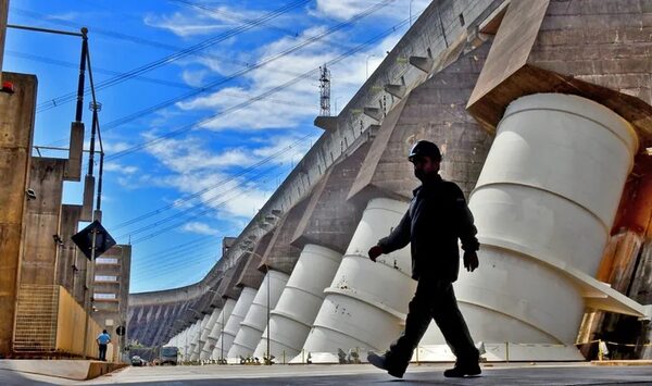 Importadores y comerciantes lamentan que en 50 años el precio de energía de Itaipú haya sido injusto  - Economía - ABC Color