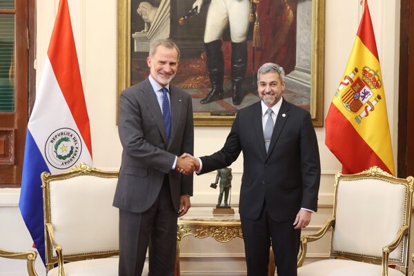 Presidente Abdo recibió al Rey de España y representantes de delegaciones - .::Agencia IP::.