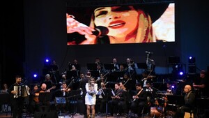 En jornada estelar, destacados artistas nacionales le cantaron a Asunción y emocionaron