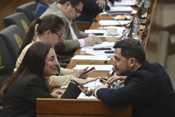 Dan rubros para 195 cargos en el Ministerio de Hacienda - Política - ABC Color