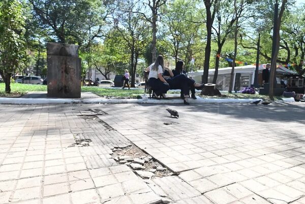 Asunción cumple hoy 486 años; Nenecho no consiguió ponerla a punto - Nacionales - ABC Color