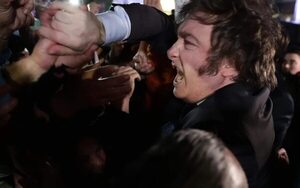 Negativa reacción en mercados por sorpresivo triunfo de Javier Milei en primaria argentina - Mundo - ABC Color