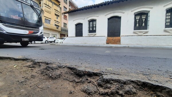 Transitadas calles céntricas ya no alcanzaron maquillaje por festejos