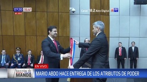 Mario Abdo entrega atributos presidenciales y termina su Gobierno - Noticias Paraguay