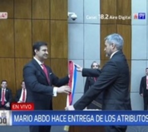 Abdo entrega sus atributos presidenciales y ya es exmandatario - Paraguay.com