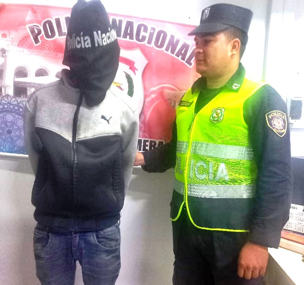 Atrapan a ladrón que trató de robar bolso con dinero de una Asociación de Cambistas - La Clave