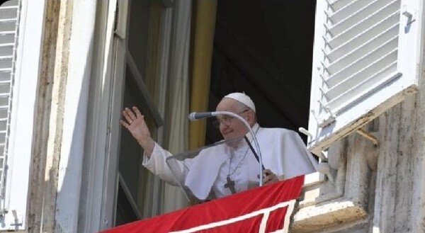 El Papa: Como María, cuando nos inclinamos, es cuando subimos - Portal Digital Cáritas Universidad Católica
