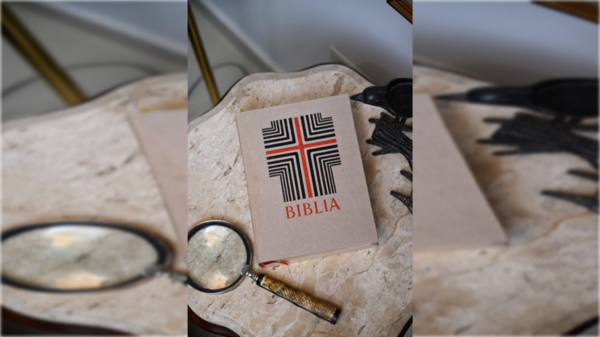 Biblia que obsequiaron a Santi Peña y a su esposa en el día de su boda estará en el juramento