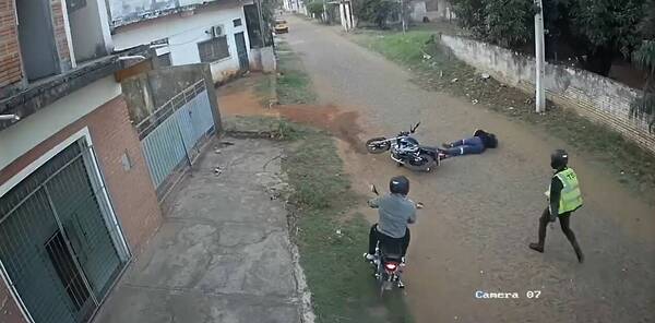 [VIDEO] ¡Terrible! Así dispararon a un hombre para robarle su motocicleta