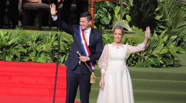 Juró Santiago Peña como presidente de la república
