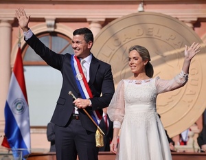 Santiago Peña asume como Presidente del Paraguay