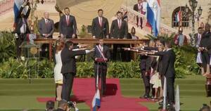 La Nación / Santiago Peña tomó juramento a sus 17 ministros