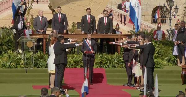 La Nación / Santiago Peña tomó juramento a sus 17 ministros