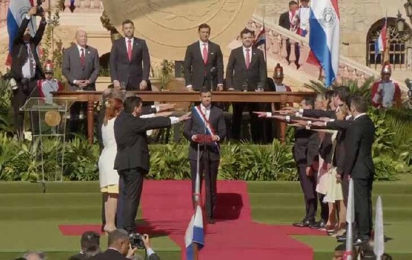 Santiago Peña tomó juramento a sus 17 ministros – Prensa 5