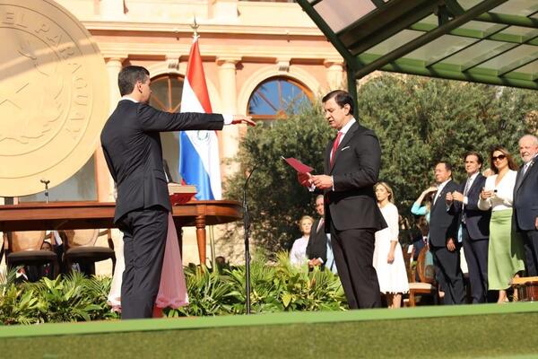 Santiago Peña prometió generar por lo menos 500.000 nuevos empleos de calidad - El Independiente