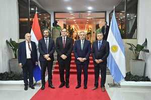 Cobro de peaje en hidrovía: seguirán conversando, dice presidente argentino | 1000 Noticias