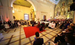 Cardenal pidió paz en el Te Deum: “Fiesta que genera esperanza en todo nuestro pueblo”