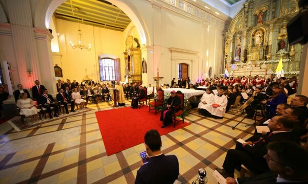 Cardenal pidió paz en el Te Deum: “Fiesta que genera esperanza en todo nuestro pueblo”