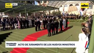 Traspaso de mando: Juran los nuevos ministros  - ABC Noticias - ABC Color