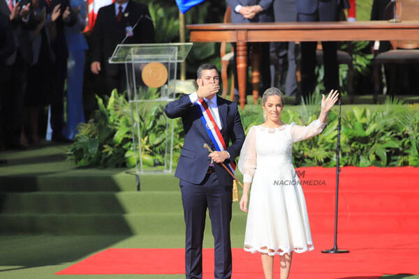 [GALERÍA] ¡Mirá el look de las damas que asistieron a la asunción del nuevo presi!