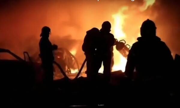 [VIDEO] Explotó una estación de servicios y no dio tiempo a nada: 35 muertos