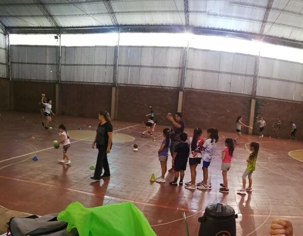 Impulsan el handball en Encarnación: oportunidad de aprendizaje para los más pequeños