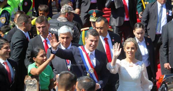 La Nación / Resaltan la joven figura de Santiago Peña al frente del país