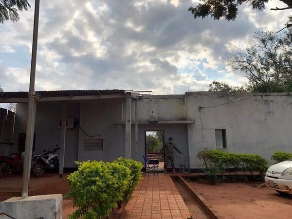 Denuncian desinterés de la Policía para mejorar el local de una comisaría en Santaní - Nacionales - ABC Color
