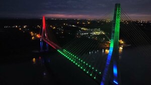 En honor a la asunción del nuevo mandatario Puente de la Integración se iluminará hoy