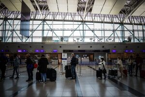 Unas 10.000 personas sin poder volar en aeropuertos argentinos por protesta gremial - MarketData