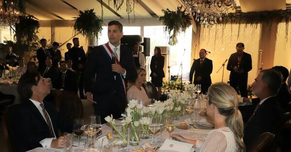 La Nación / Peña brindó por la democracia en almuerzo con mandatarios: “Comenzamos un sueño”