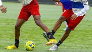 Dos jugadores se pelean en el entrenamiento del Flamengo