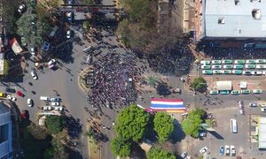 Fracasa manifestación a favor  de Prieto y sus matones atacan  carpa de la resistencia