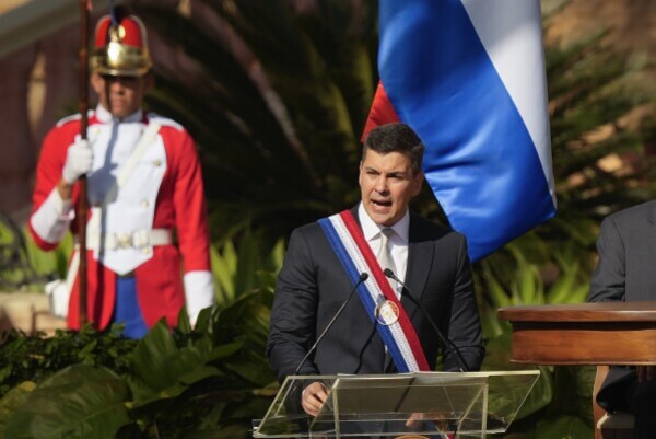 Santiago Peña asume la Presidencia del Paraguay - Oasis FM 94.3